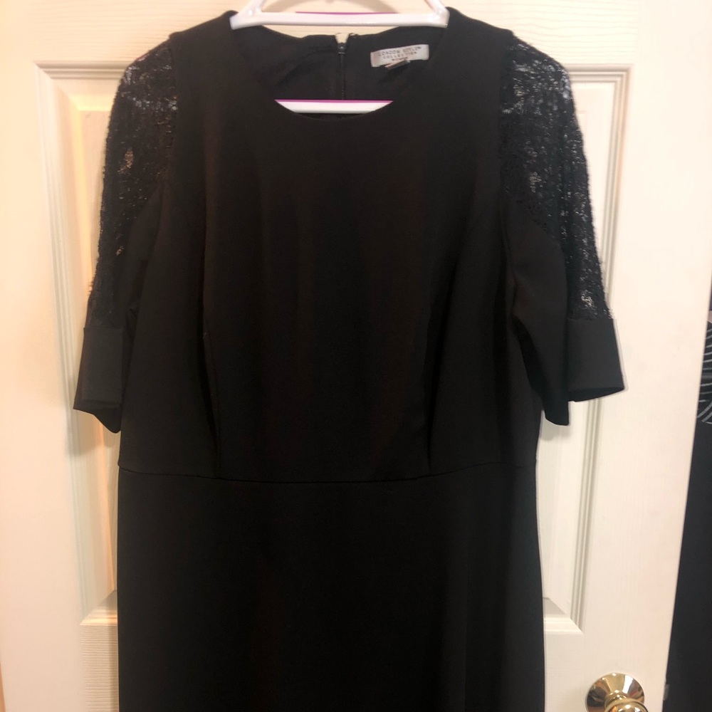 Black Dress w Lace Sleeves